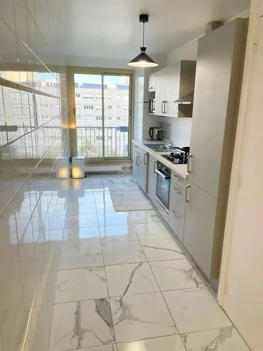 Apartment 2 Bedroom In Middle Of Paris France