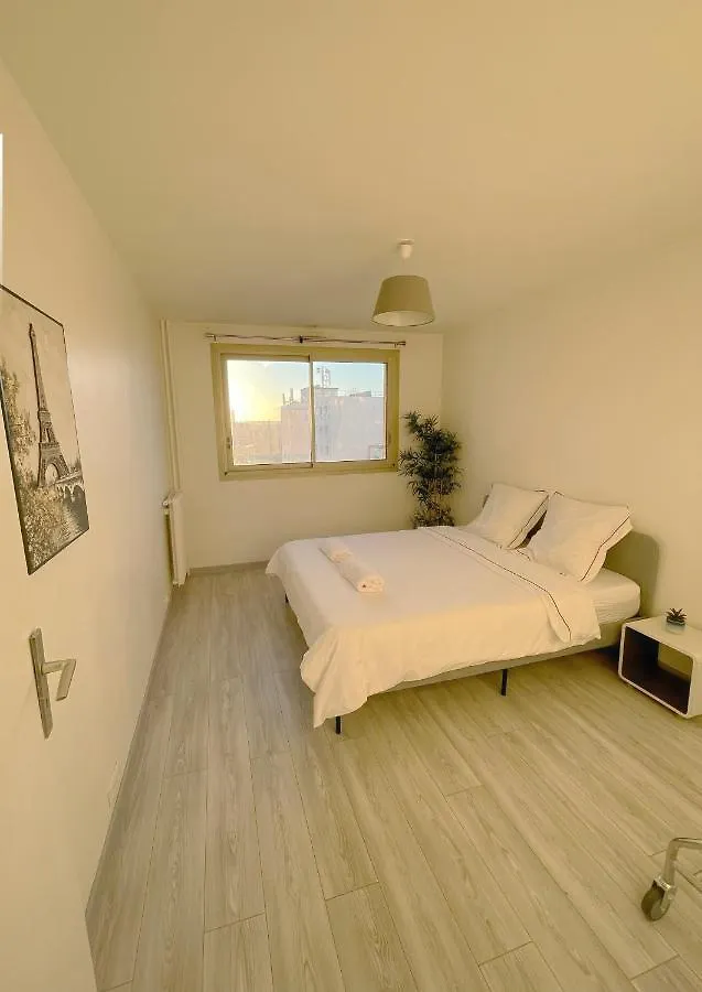 2 Bedroom In Middle Of Paris Apartment